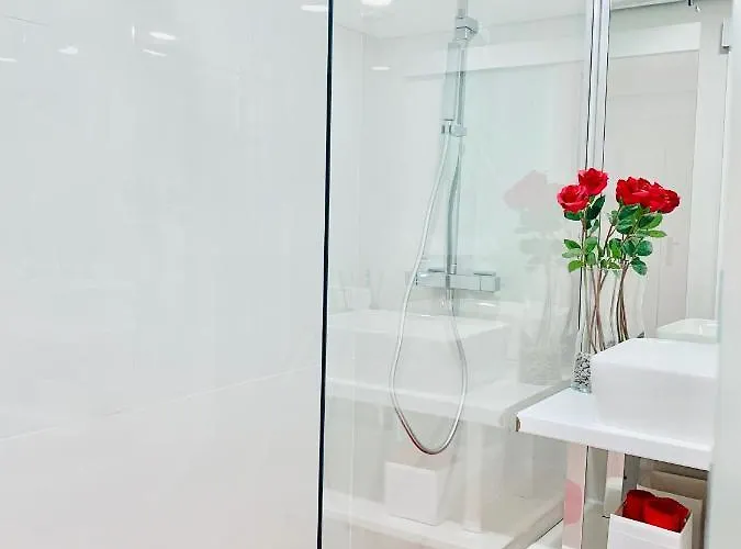 Apartment In 3 Min From Metro Bela Vista Lissabon